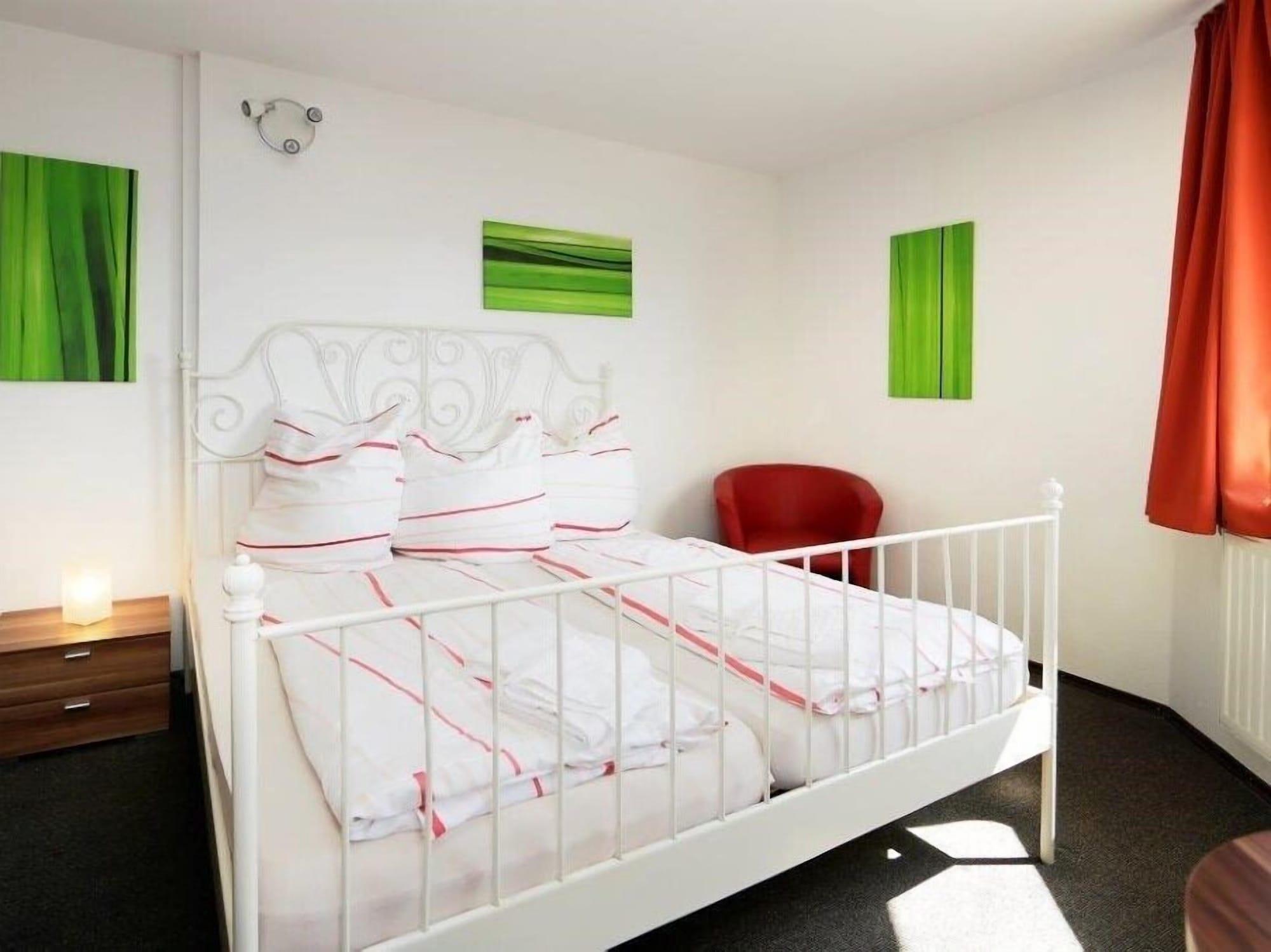 Hotel Goldener Hahn Duisburg Buitenkant foto
